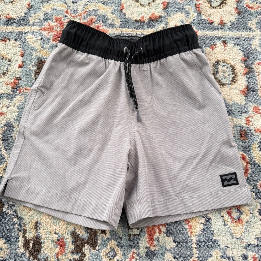 Billabong Hybrid Shorts Boys 4/S Grey Stripe Recycler Boardshorts Surf EUC